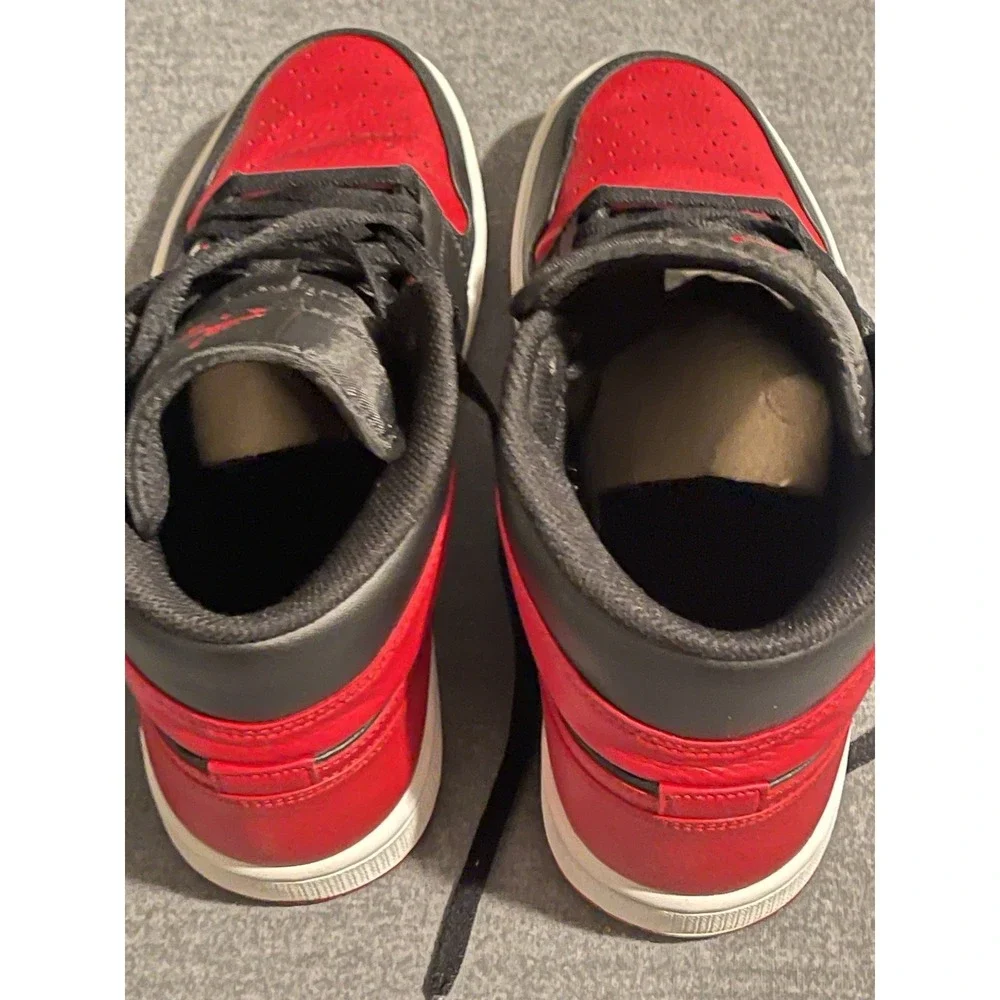 Nike Air Jordan 1 Mid Bred Black Red Men's Size 8.5 High Top Sneakers 554724-074